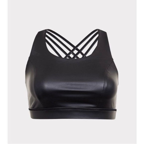 Torrid Active Coated Black Faux Leather Strappy Back Low Impact Sports Bra 3X 22 - Picture 2 of 3